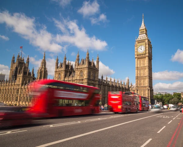 Big Ben a londýnských autobusů — Stock fotografie