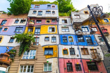 Viyana'da Hundertwasserhaus