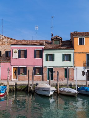 Binalar ve Murano tekneler