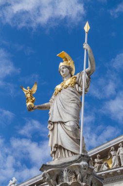 Tanrıça Athena heykeli Avusturya Parlamento dışında
