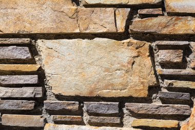 Kopya alanı üzerinde büyük bir tuğla tuğla duvar