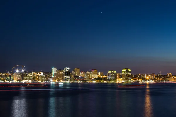 Horizonte de Halifax à noite — Fotografia de Stock