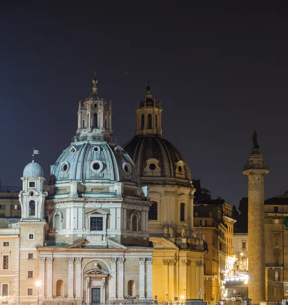 Santa Maria di Loreto ja Santissimo Nome di Maria al Foro Traia — kuvapankkivalokuva