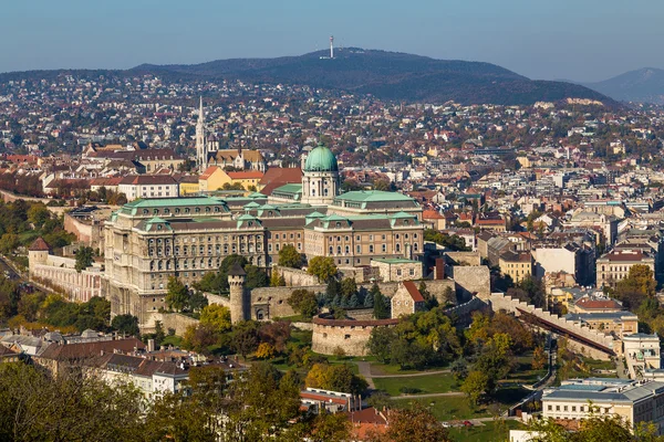 Vista alta del Castillo de Buda en Budapest — Foto de Stock