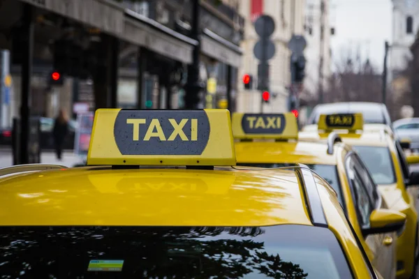 Yellow Taxi Signs in Budapest — Stock Photo, Image