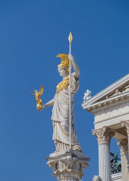 Estatua de la Diosa Atenea en el Parlamento austriaco — Foto de Stock