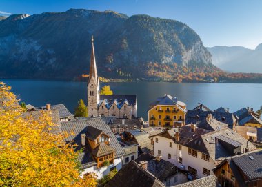 Rooftops Hallstatt sonbahar sırasında