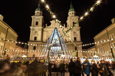 Geceleri Salzburg Noel Pazarı