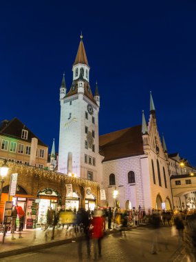 Eski Belediye Binası Münih alacakaranlıkta