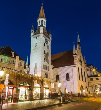 Eski Belediye Binası Münih alacakaranlıkta