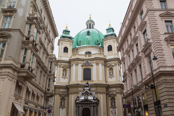 Katolický kostel svatého Petra ve Vídni v zimě — Stock fotografie