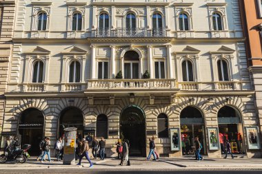 Bahar Roma'da sokaklarda