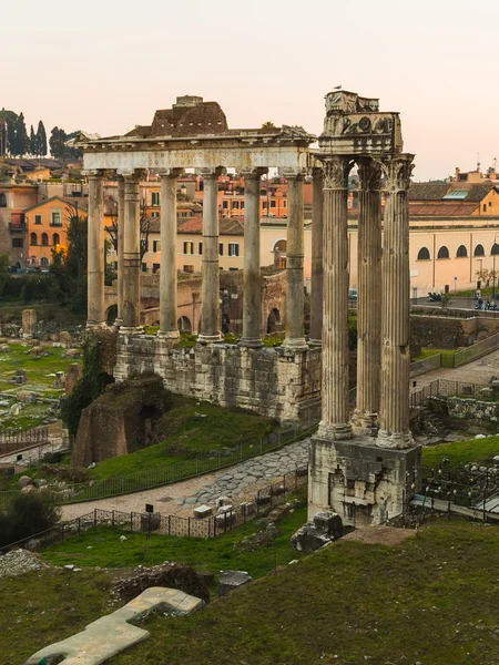 Saturnus temploma és a templom Vespasianus — Stock Fotó