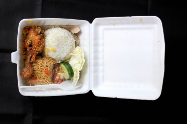 Endonezya yemek kutusu menüsü