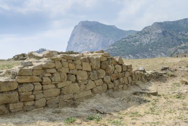 Eski kalenin kalıntıları.