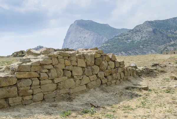 Eski kalenin kalıntıları.