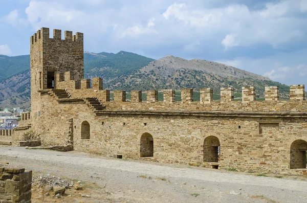 Ερείπια του παλιού κάστρου — Φωτογραφία Αρχείου