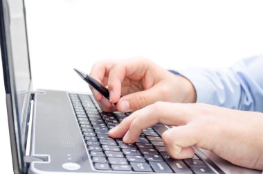 eller üstünde laptop mans