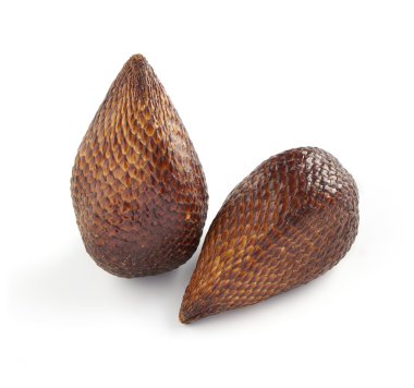 Beyaz arka plan üzerinde egzotik Salak palmiye meyve