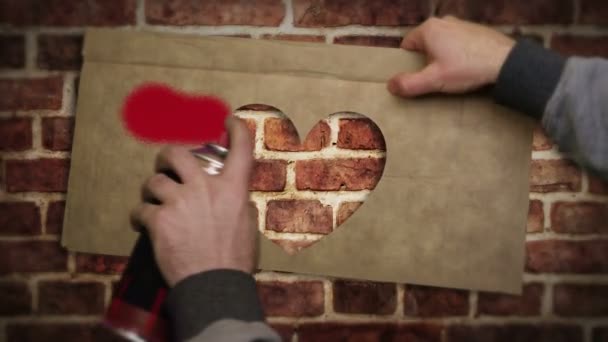 Semprotan Simbol Jantung Dicat Dinding Bata Konsep Seni Grafiti Tentang — Stok Video