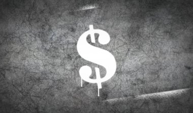 Beton duvara bir dolarlık para sembolü spreyi boyanmış. Graffiti konsepti sanat dünyası tabelası. Elinde işaret şablonu olan bir boya. Şehir soyut sanat eserleri.