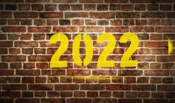 2022 Year Sign Spray Painted Brick Wall Graffiti Art Concept — Stock Photo, Image