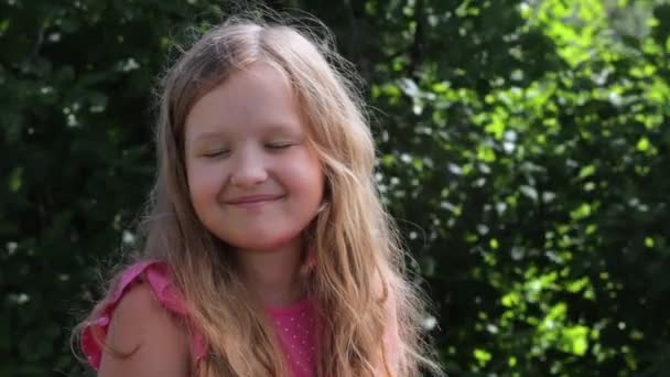 Cute Preteen Girl Long Hair Fluttering Wind Close Child Summer — Stok video