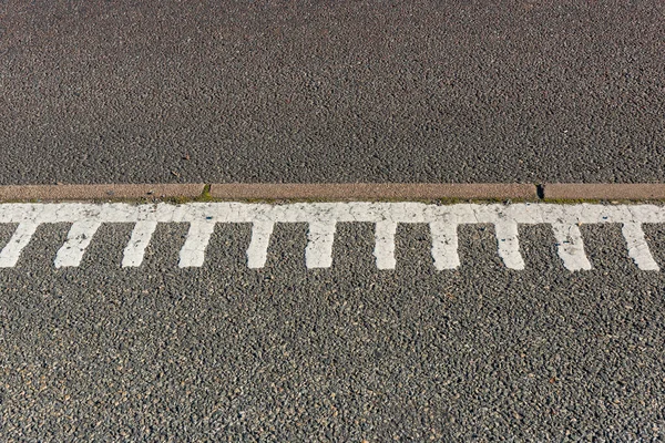 Sawtooth Road Markings Asphalt — Stock Photo, Image