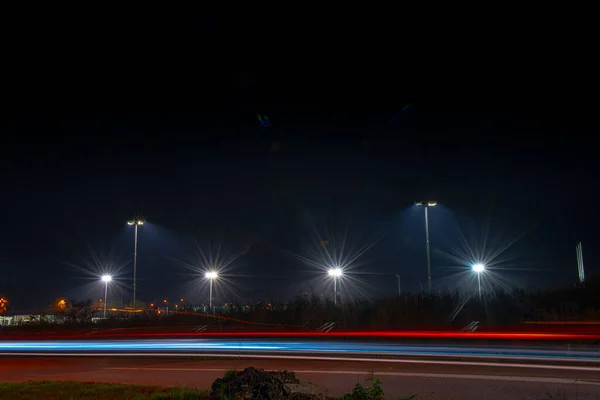 Прожектори Футбольному Полі Вночі — стокове фото