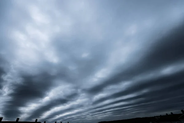 Restanten Van Rollende Arcus Wolken — Stockfoto
