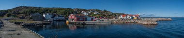Lindesnes, Norveç - 24 Ağustos 2003: Lillehavn limanındaki panorama fotoğrafı..