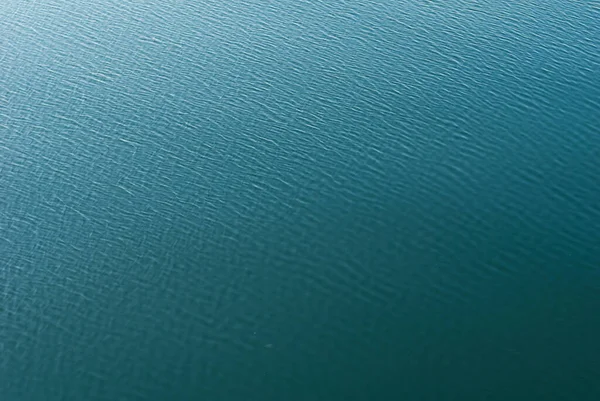 Agua Cyan Con Ondas Pequeñas — Foto de Stock