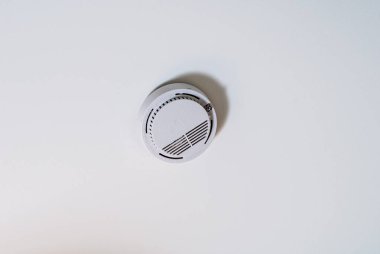 Tavana beyaz duman dedektörü monte edildi