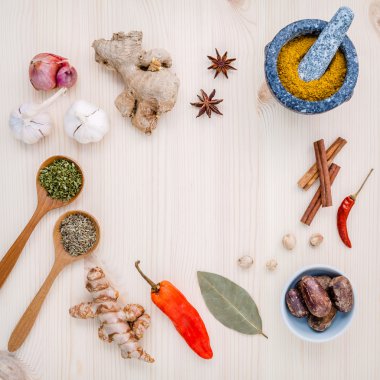 Dried herbs and spices nutmeg,star anise ,cinnamon stick,oregano