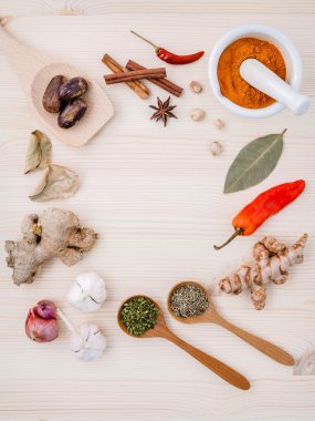 Dried herbs and spices nutmeg,star anise ,cinnamon stick,oregano