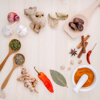 Dried herbs and spices nutmeg,star anise ,cinnamon stick,oregano