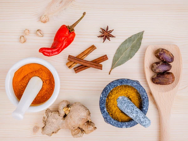 Dried herbs and spices nutmeg,star anise ,cinnamon stick ,ginger — ストック写真