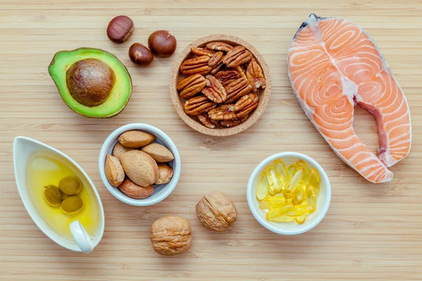 Seleção de fontes alimentares de ômega 3 e gorduras insaturadas. super fo — Fotografia de Stock