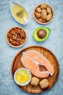 Omega 3 ve doymamış yağ seçimi gıda kaynakları. Süper fo