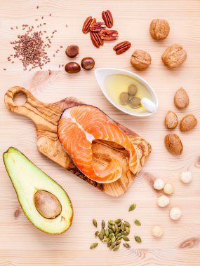 Omega 3 ve doymamış yağ seçimi gıda kaynakları. Süper fo