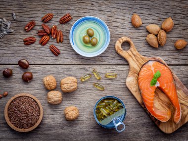 Omega 3 ve doymamış yağ seçimi gıda kaynakları. Süper fo