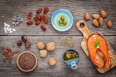 Omega 3 ve doymamış yağ seçimi gıda kaynakları. Süper fo