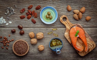 Omega 3 ve doymamış yağ seçimi gıda kaynakları. Süper fo