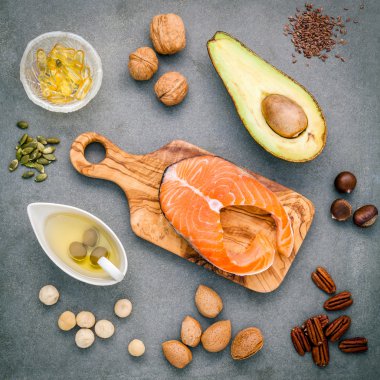 Omega 3 ve doymamış yağ seçimi gıda kaynakları. Süper fo