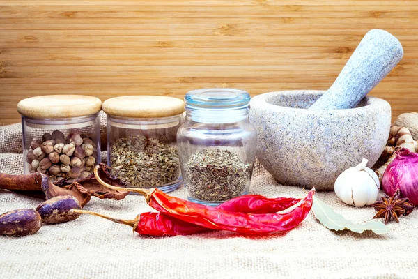 Assortment of spices ingredients for thai popular food red curry — Stock Photo, Image