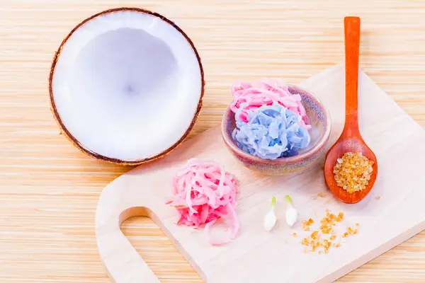 A colorful traditional coconut dessert made from grated coconut — Stock Photo, Image