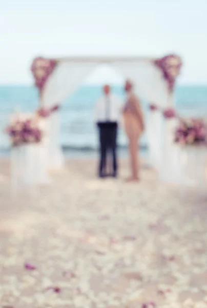 Ort der defokussierten Hochzeitszeremonie am Strand, abstrakte Unschärfe zurück — Stockfoto