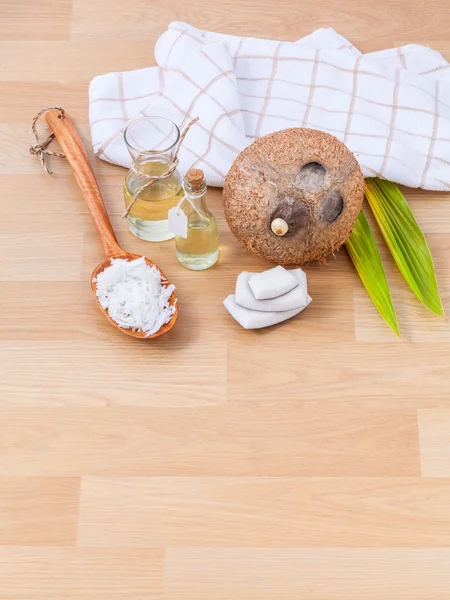 Ingredientes naturales del spa. - Aceite esencial de coco para alternativ — Foto de Stock