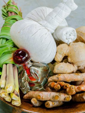 Otantik Tay spa terapi malzemeler.