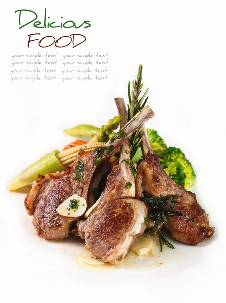 Roasted Lamb Chops with Vegetables and Basil. — Stock Photo, Image